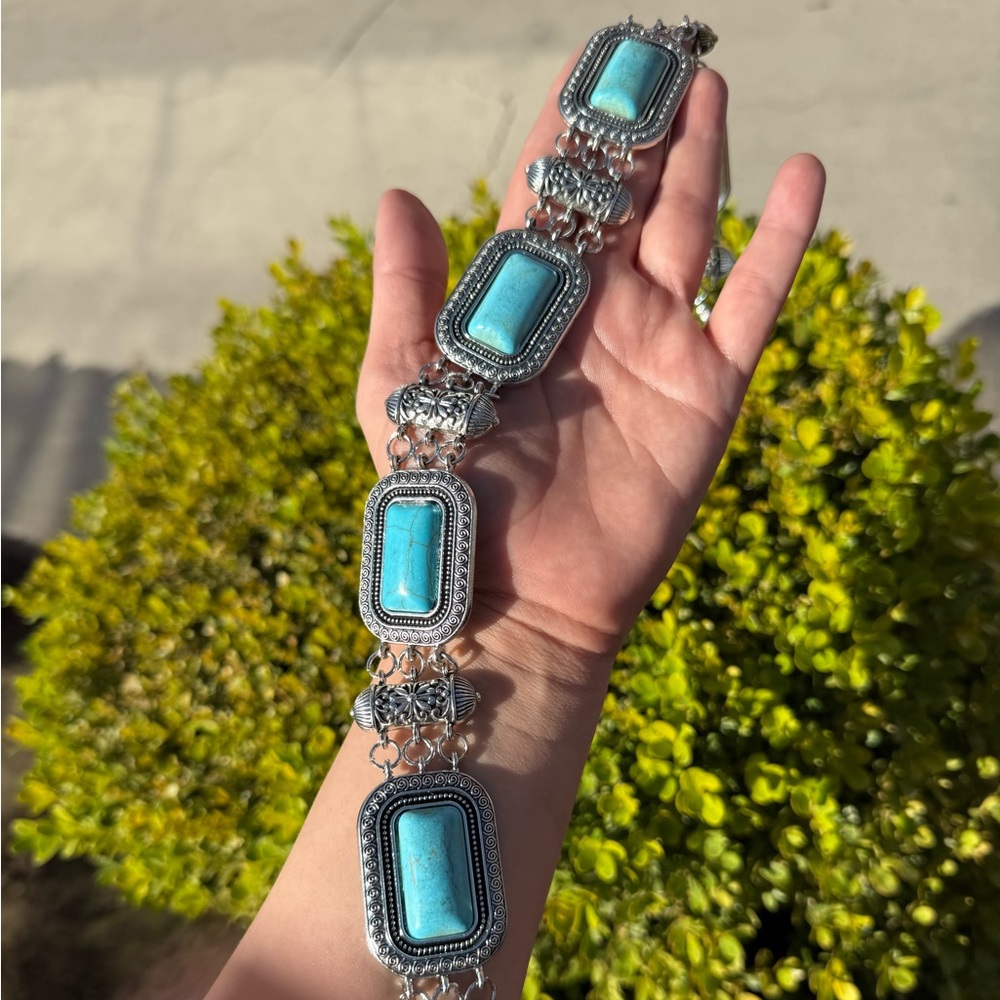 Vintage-Inspired Turquoise Statement Belt